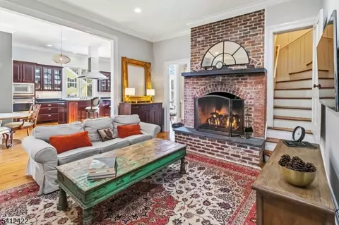 21 Franklin Pl, Morristown, NJ 07960