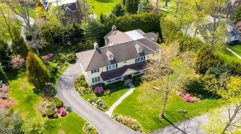 2 Robert Dr, Short Hills, NJ 07078