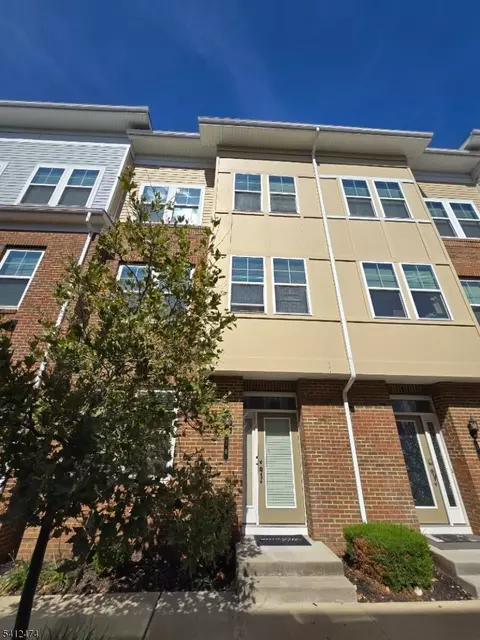 10 Bond St, North Brunswick Twp, NJ 08902