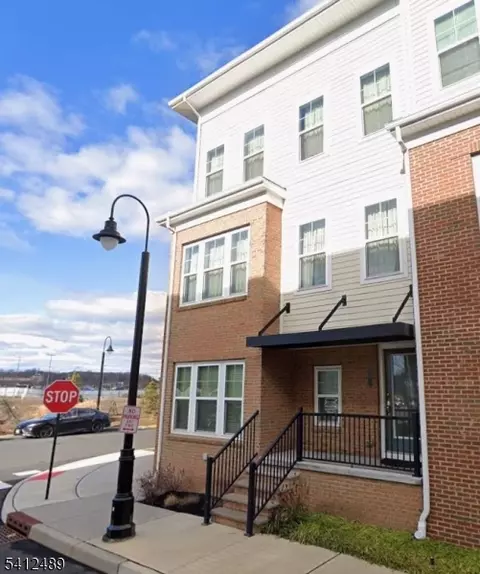 2 Bond St, North Brunswick Twp, NJ 08902