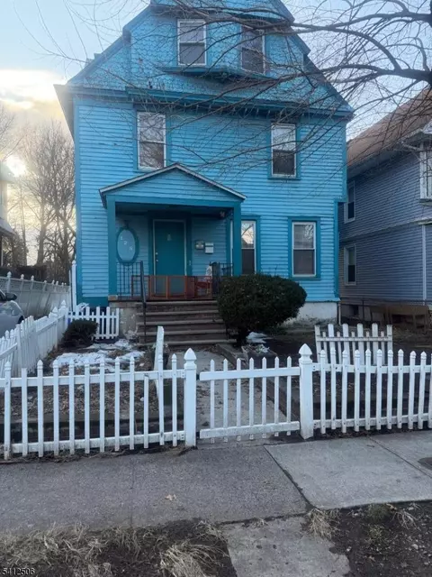 125 Washington St, East Orange, NJ 07017
