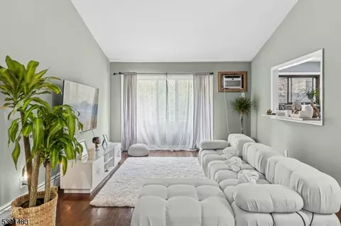 747-757 N Broad St #301, Elizabeth, NJ 07208