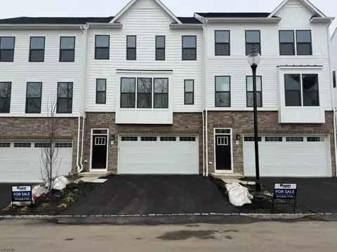 4 Lafayette Ln, Montville Twp, NJ 07082