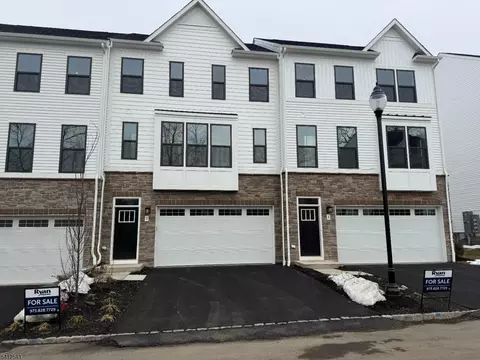 6 Lafayette Ln, Montville Twp, NJ 07082