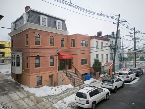 133 Clifton Pl #3, Jersey City, NJ 07304