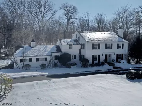 83 Devon Rd, Essex Fells, NJ 07021