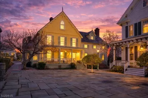 1 Murray Hill Sq #1, New Providence, NJ 07974