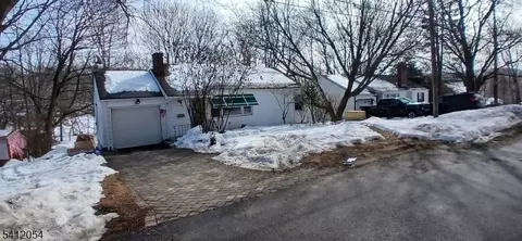 12 David St, Dover, NJ 07801