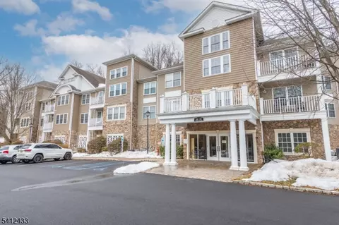 1104 Peer Pl, Denville, NJ 07834
