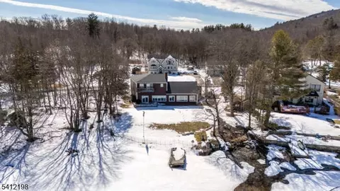 7 Capstan Rd, West Milford, NJ 07480