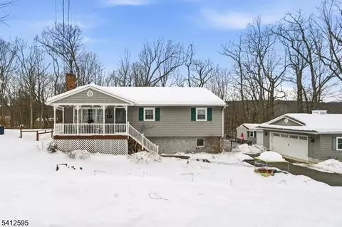 17 Acorn Dr, Vernon Twp, NJ 07422
