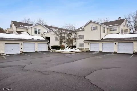 7 Potomac Dr, Basking Ridge, NJ 07920