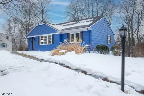 47 Main St, Peapack Gladstone Boro, NJ 07977