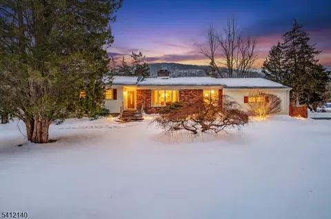 38 Butternut Dr, Vernon, NJ 07462