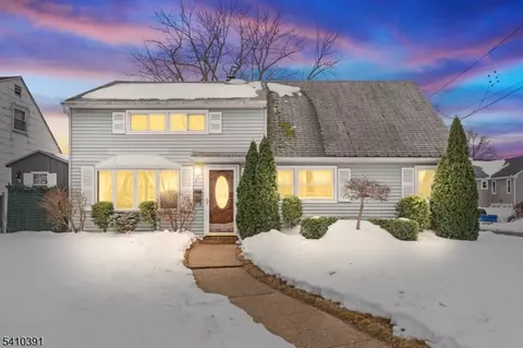 29 Park Ave, Iselin, NJ 08830