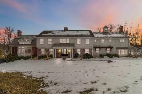 290 Mountainside Rd, Mendham, NJ 07945
