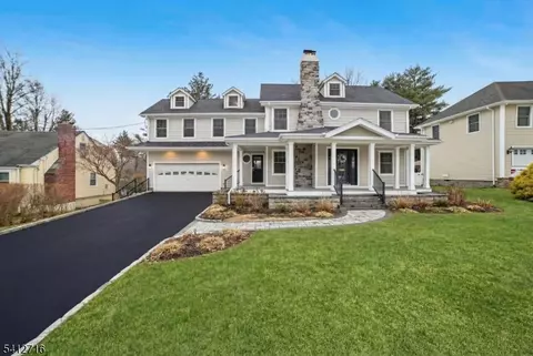6 Colony Dr, Caldwell, NJ 07006