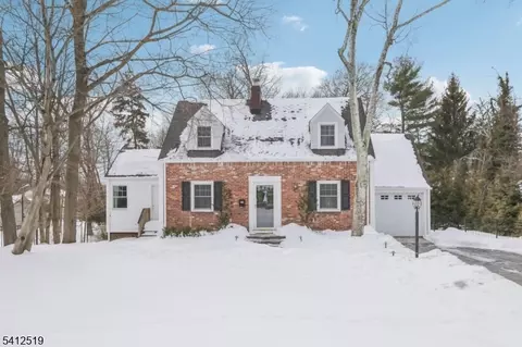 19 Linwood Ave, Midland Park, NJ 07432