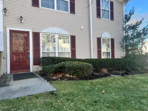 1142 Stafford St, Mahwah, NJ 07430