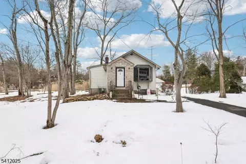 19 Honeyman Pl, Berkeley Heights, NJ 07922