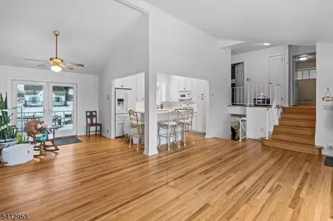 31 Ridge Ct, Cedar Grove, NJ 07009