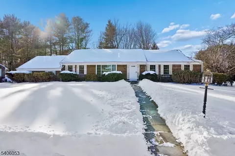 1 Mountain View Dr, Chester, NJ 07930