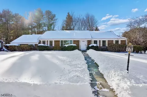 1 Mountain View Dr, Chester, NJ 07930
