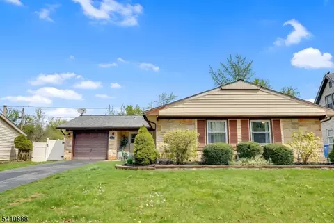 30 General Ln, Willingboro, NJ 08046