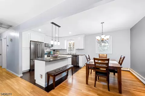 20 Roosevelt Dr, Ogdensburg, NJ 07439