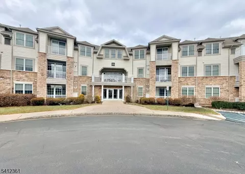 356 Victoria Dr, Bridgewater, NJ 08807