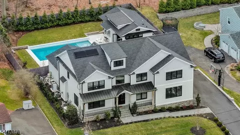 1613 Rising Way, Mountainside, NJ 07092