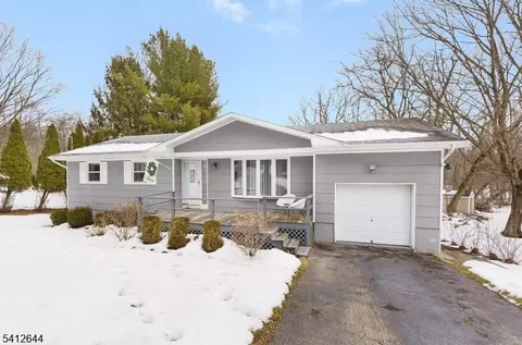 108 Hillside Ter E, Hackettstown, NJ 07840