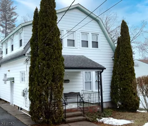 37 Kearney St, Dover, NJ 07801