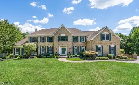 5 Surrey Ln, Long Valley, NJ 07853