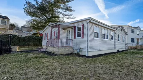 9 Scalza Ln, Lincoln Park, NJ 07035