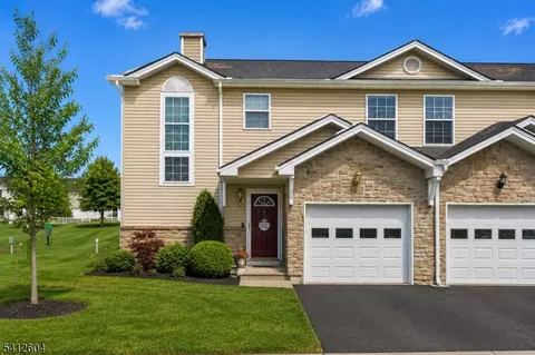 1 Brookview Ln, Hamburg, NJ 07419