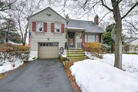 30 Perrin Dr, Wayne, NJ 07470
