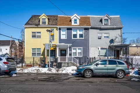 299 7th Ave # A, Newark, NJ 07107