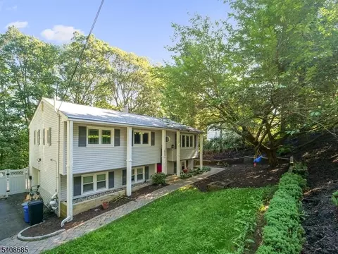 625 Succasunna Rd, Landing, NJ 07850