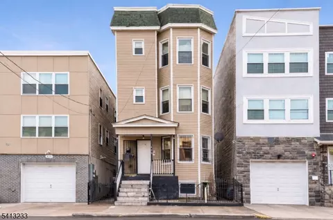 472 S 16th St, Newark, NJ 07103