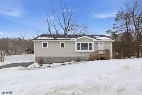 3 Gardenia Rd, Glenwood, NJ 07418