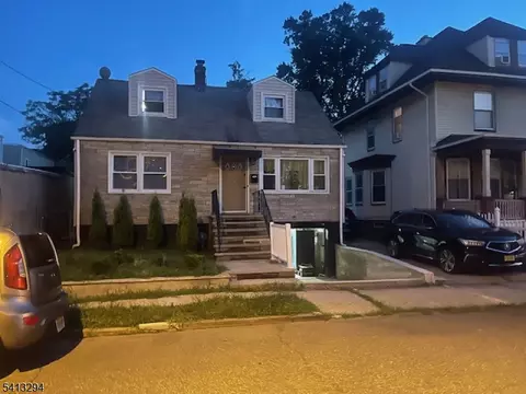 245 W 19th Ave, Irvington, NJ 07111