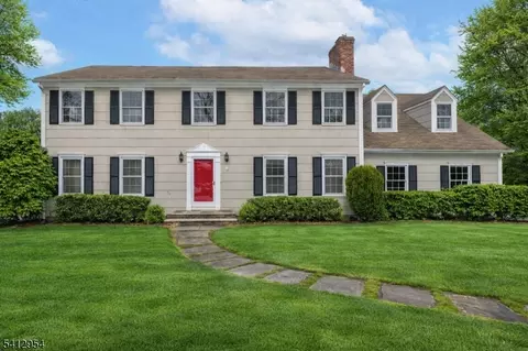 15 Alison Ct, New Providence, NJ 07974
