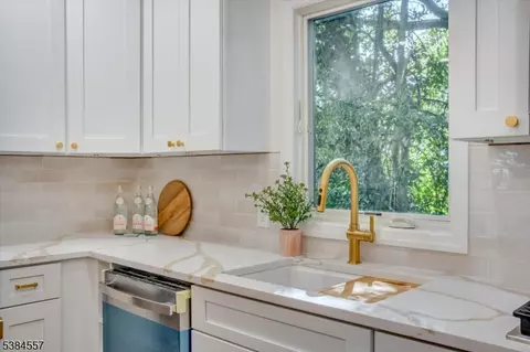 Kitchen - 5 Brookside Dr, Millburn, NJ 07041 photo 4 of 6