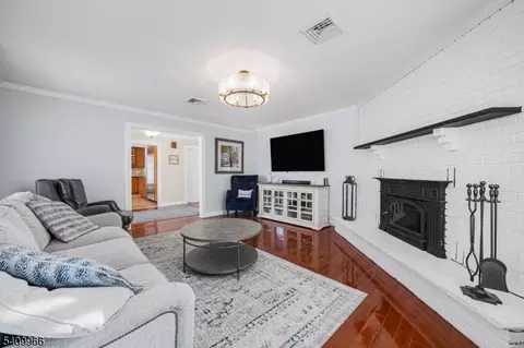 10 Stuart Ct, Pine Brook, NJ 07058 photo 5