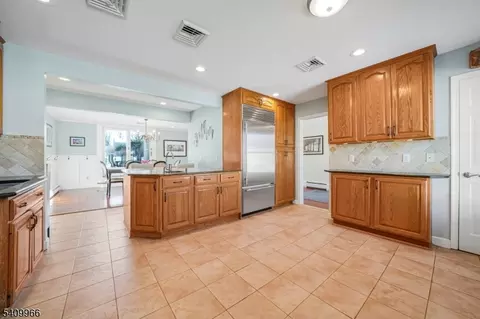 10 Stuart Ct, Pine Brook, NJ 07058 photo 9
