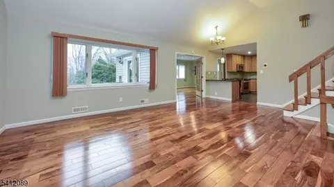 17 Clifford Dr, Wayne, NJ 07470 photo 9