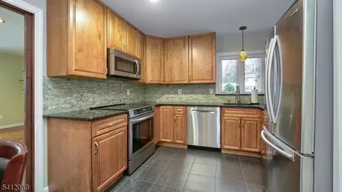17 Clifford Dr, Wayne, NJ 07470 photo 12
