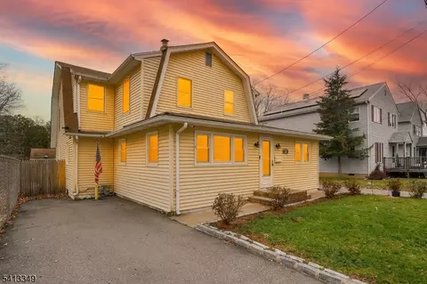 32 Grove St, Wanaque, NJ 07465