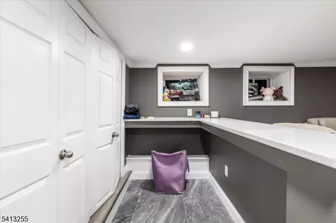 Entry Way - 9 Wayne Pl, Nutley, NJ 07110 photo 4 of 5